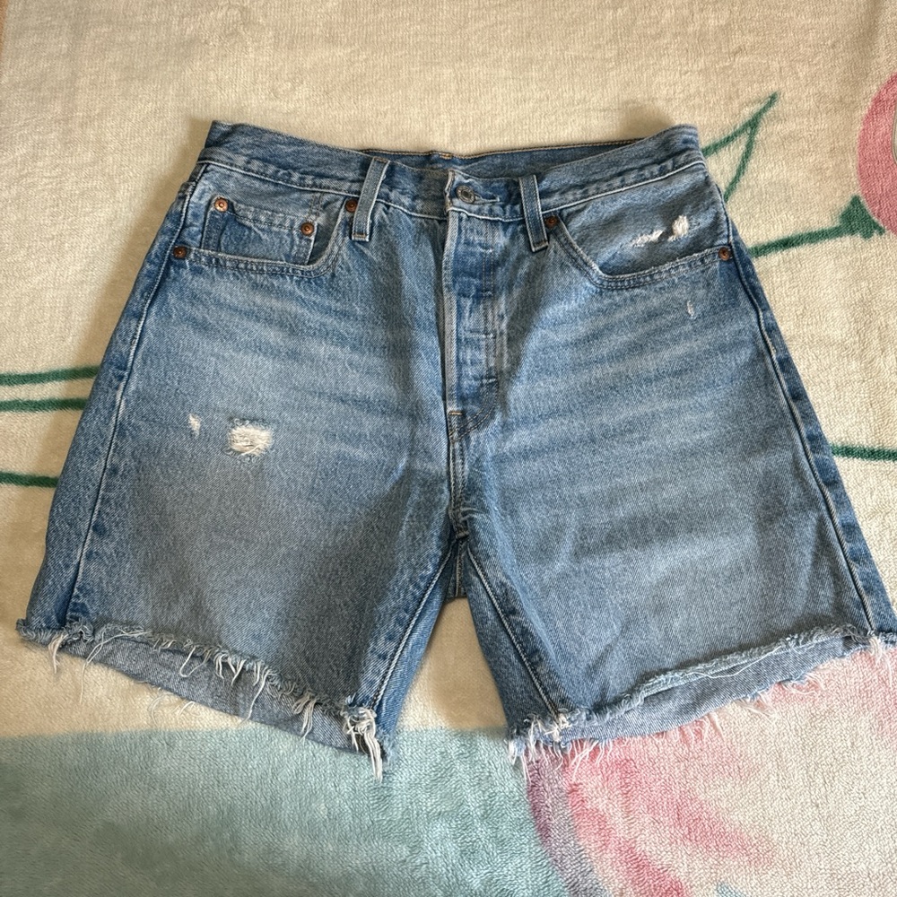 Levi’s Jean shorts bermuda style